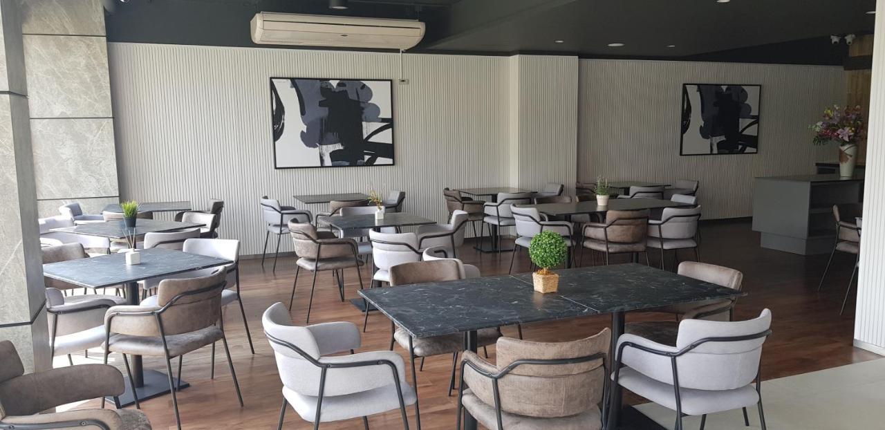 素万那普机场KOS酒店【SHA Plus+】 曼谷 外观 照片